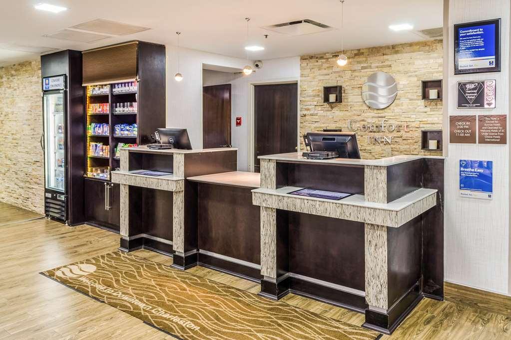 Comfort Inn Downtown Charleston Interior photo