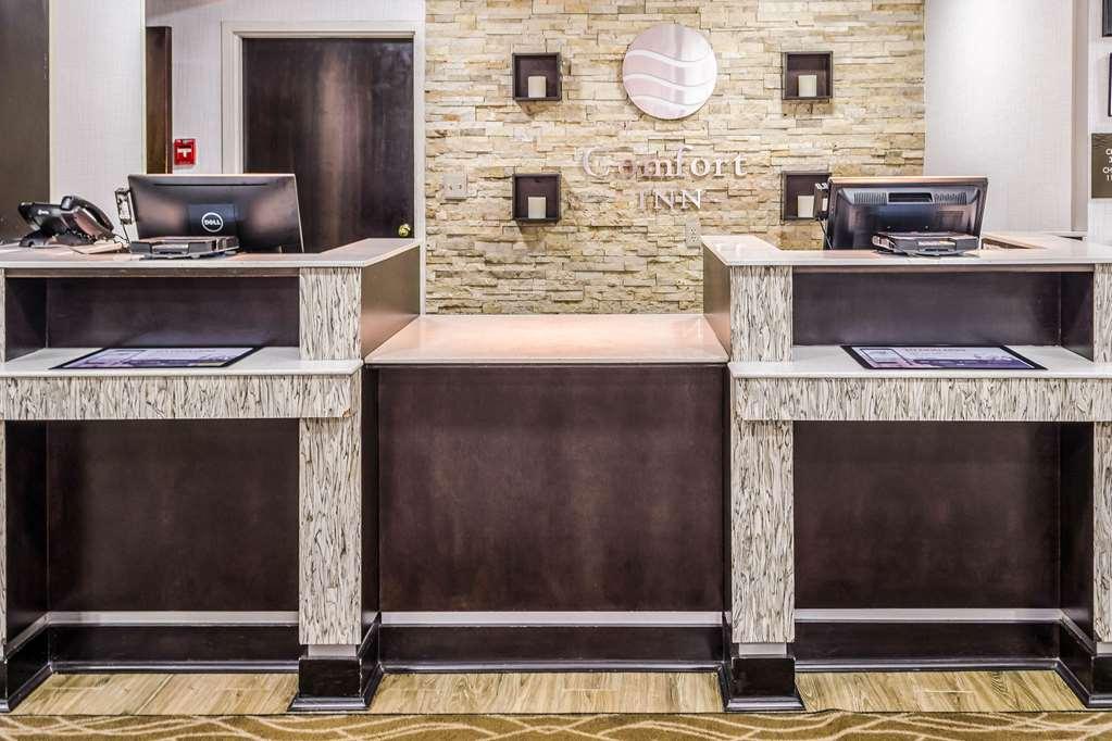 Comfort Inn Downtown Charleston Interior photo