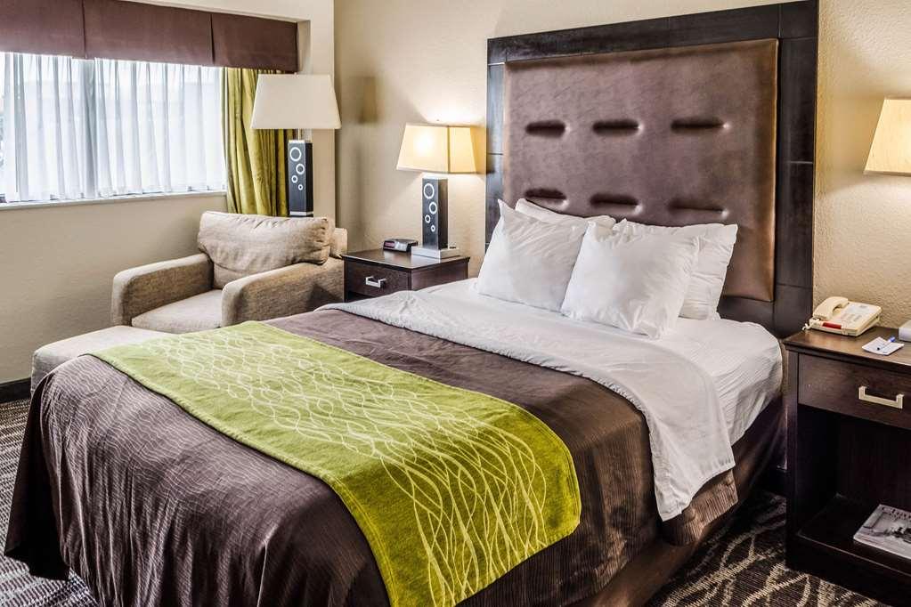 Comfort Inn Downtown Charleston Room photo