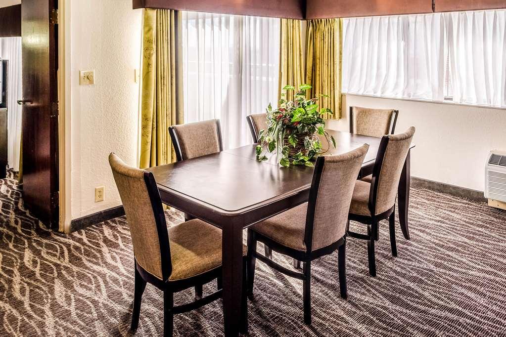 Comfort Inn Downtown Charleston Room photo