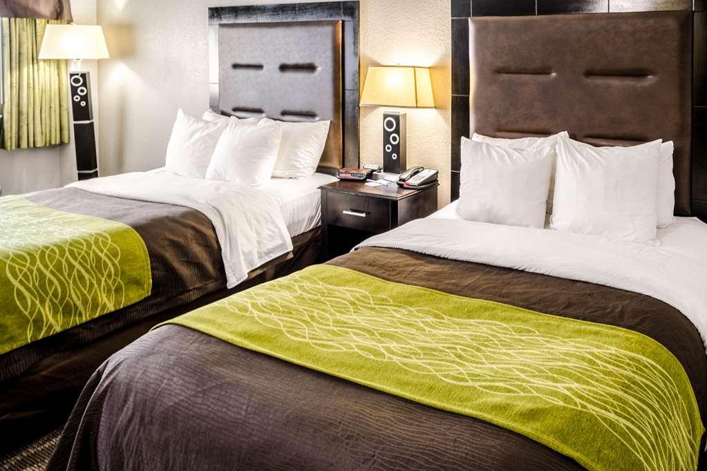 Comfort Inn Downtown Charleston Room photo